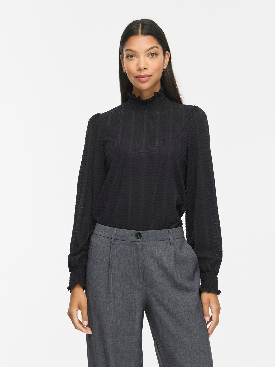 model_shot-front